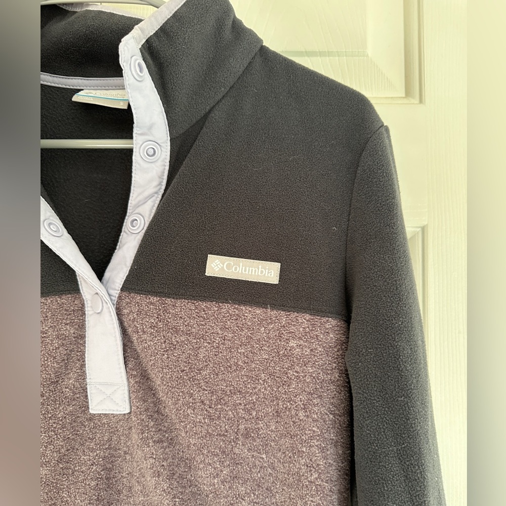Columbia Button Up - Picture 2 of 4